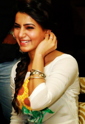 Samantha Cute smile 4